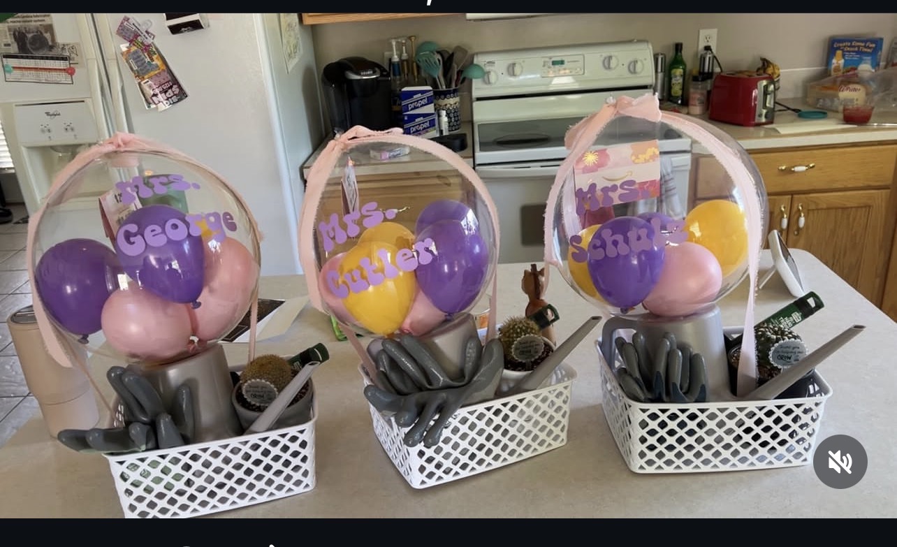 Custom bubble balloon gift baskets